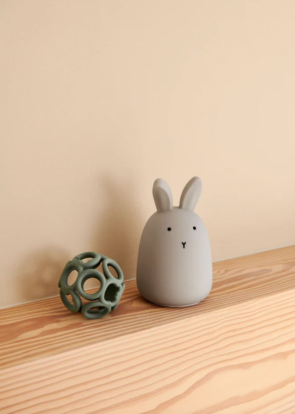 Rabbit/dumbo grey