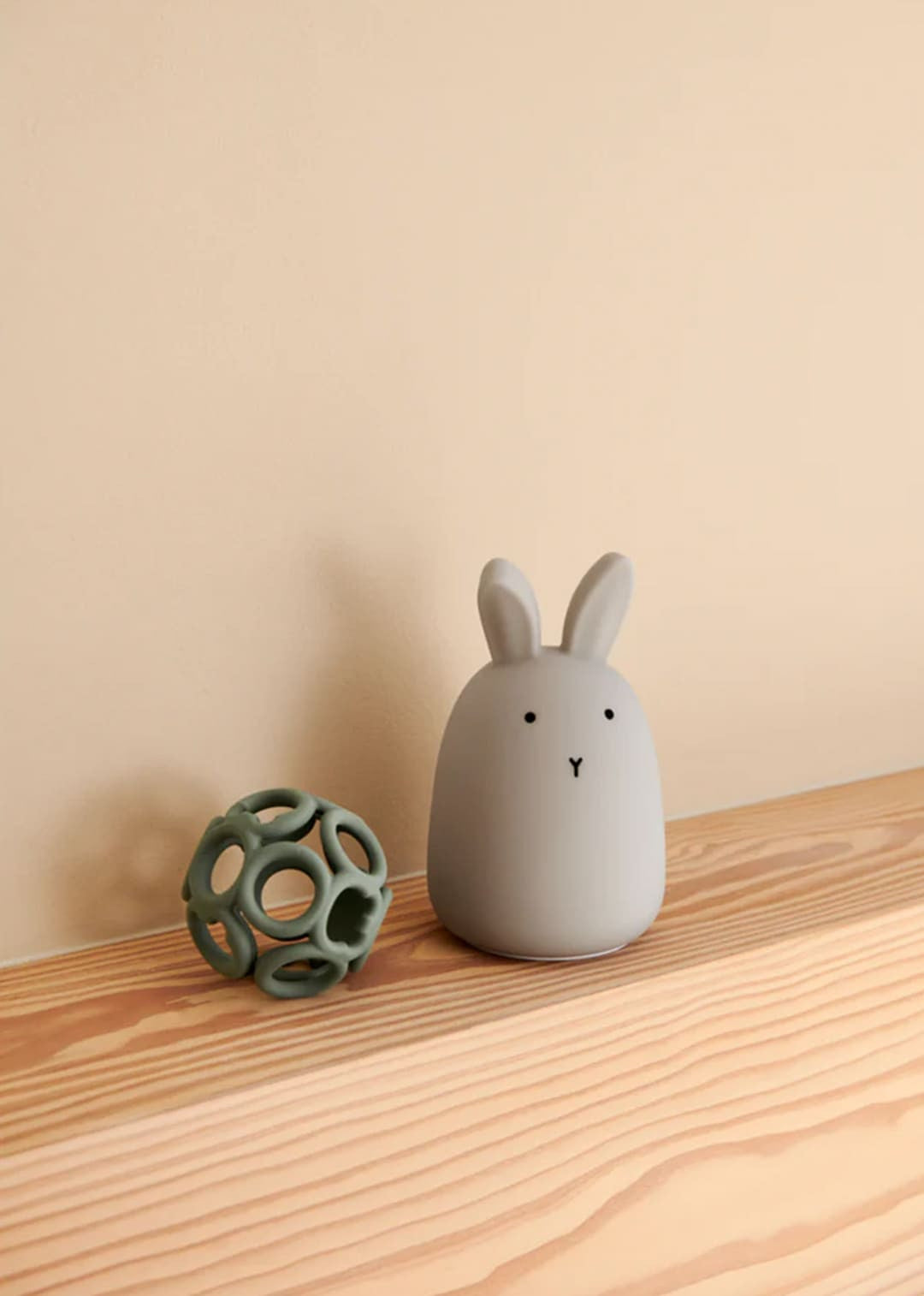 Rabbit/dumbo grey